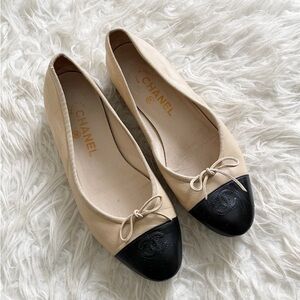 Chanel Beige Black Cap Toe Ballet Flat size 38.5